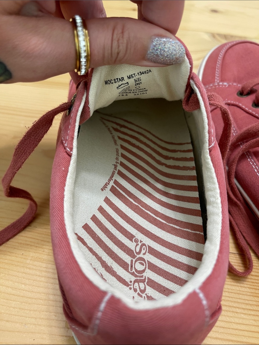 Taos Footwear Moc Star Canvas Sneakers Bruschetta Distressed Red Pink Size 9.5 - Picture 9 of 15